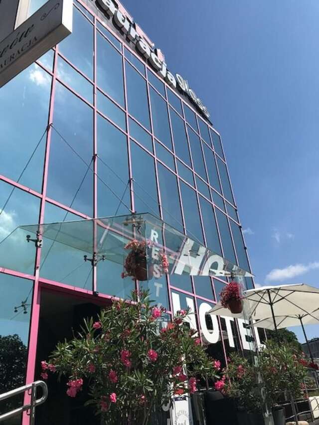 Отель Hotel & Restauracja Glass Радом-4